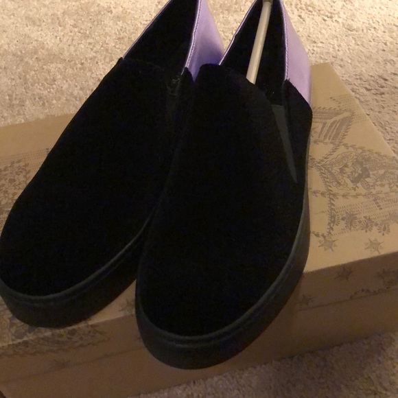 Shoes - Picture 1 of 3